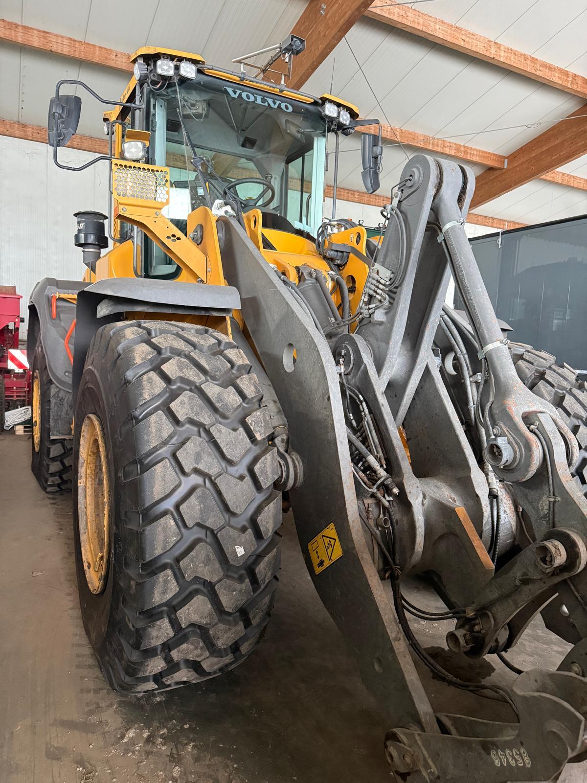 2022 Volvo L120H-48548335