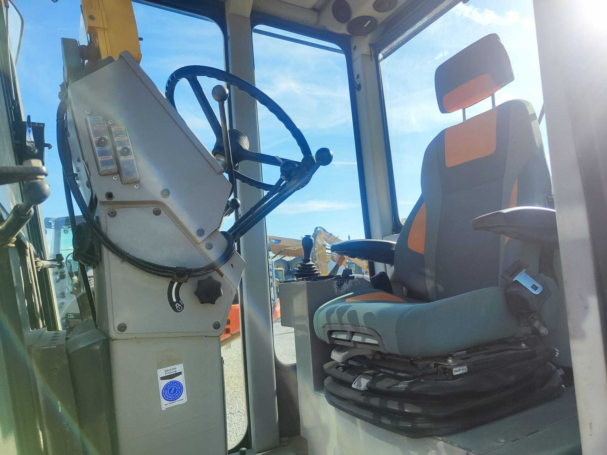 2006 New Holland F106.6A-47120876
