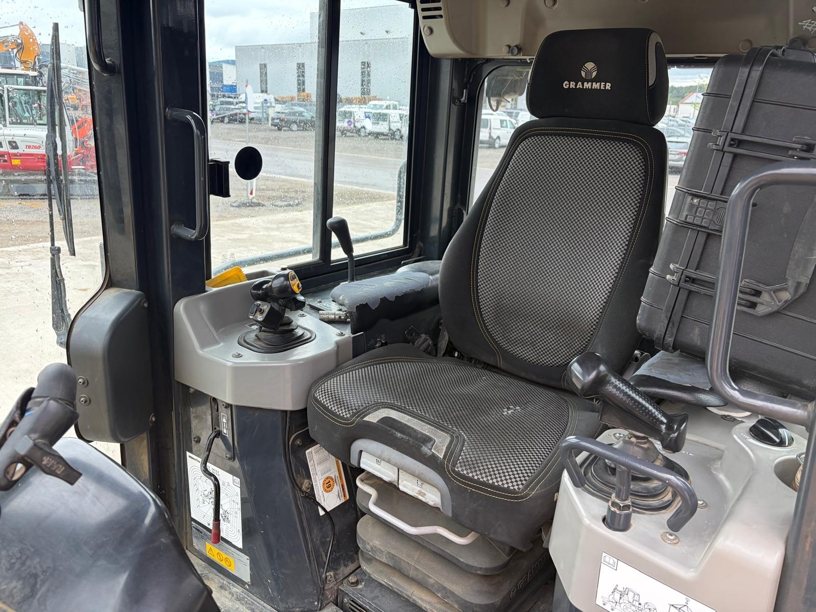 2018 Komatsu D61PX-24-47478402