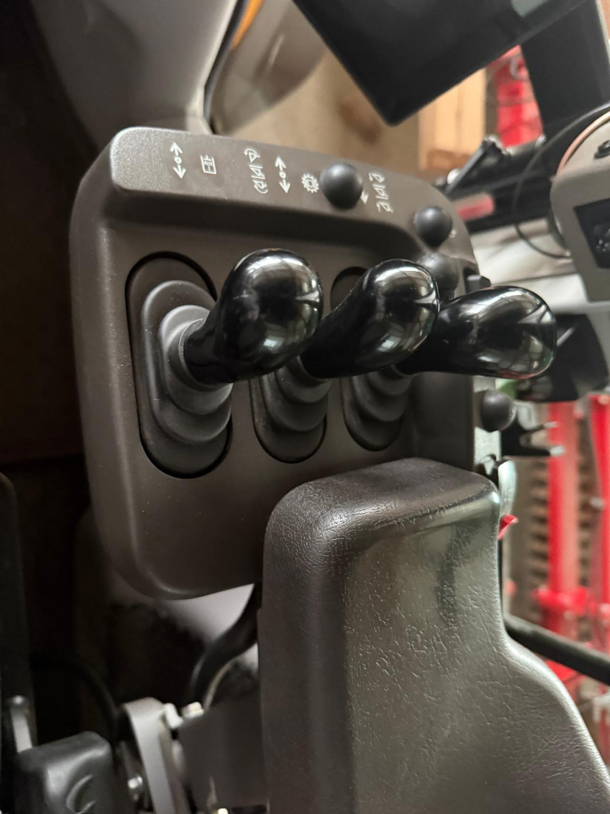 2022 Volvo L120H-48548337