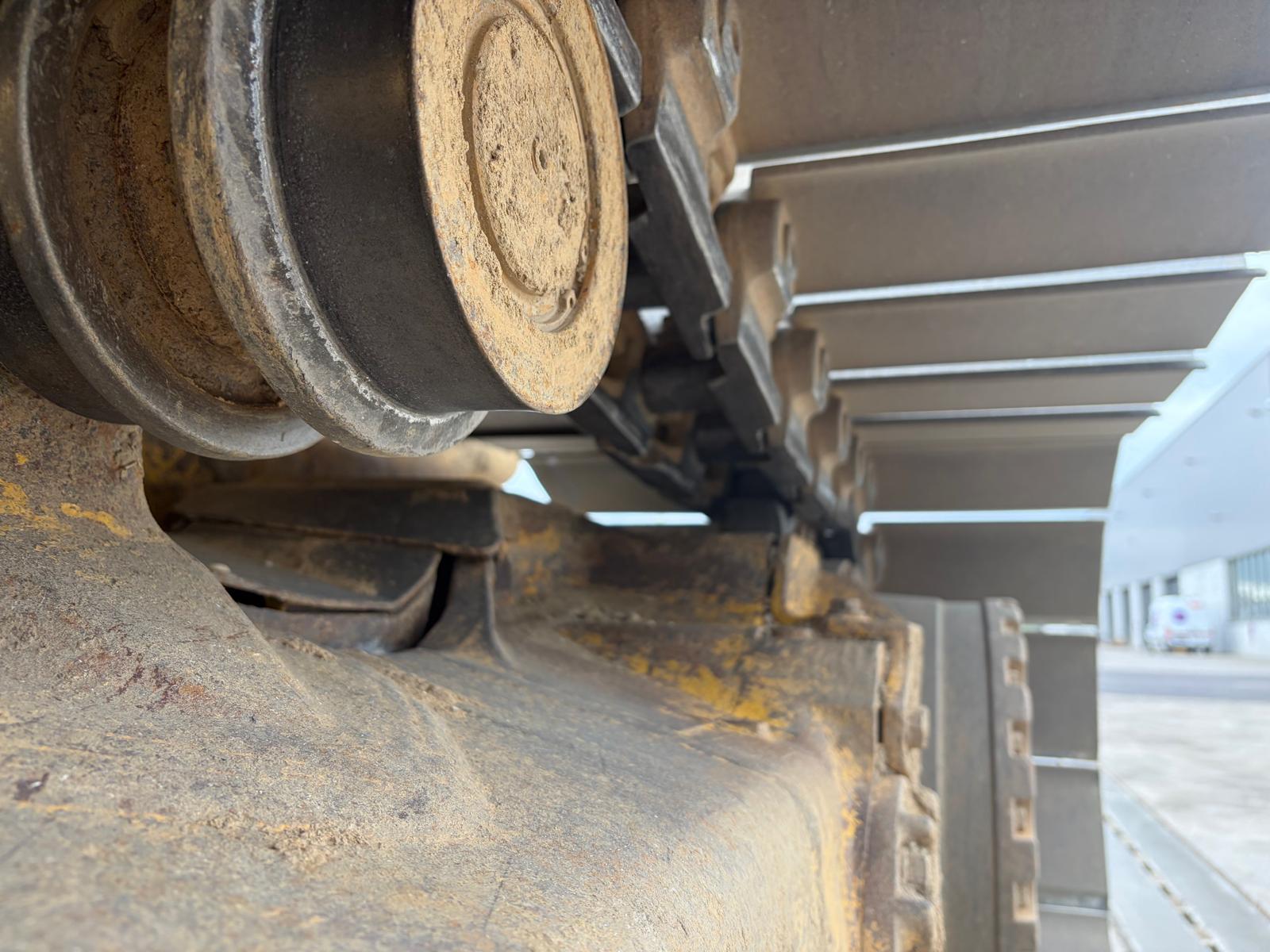 2018 Komatsu D61PX-24-47478403