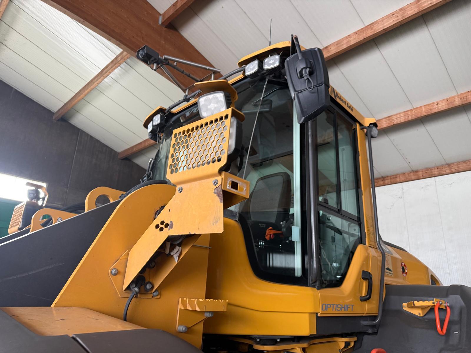 2022 Volvo L120H-48548339